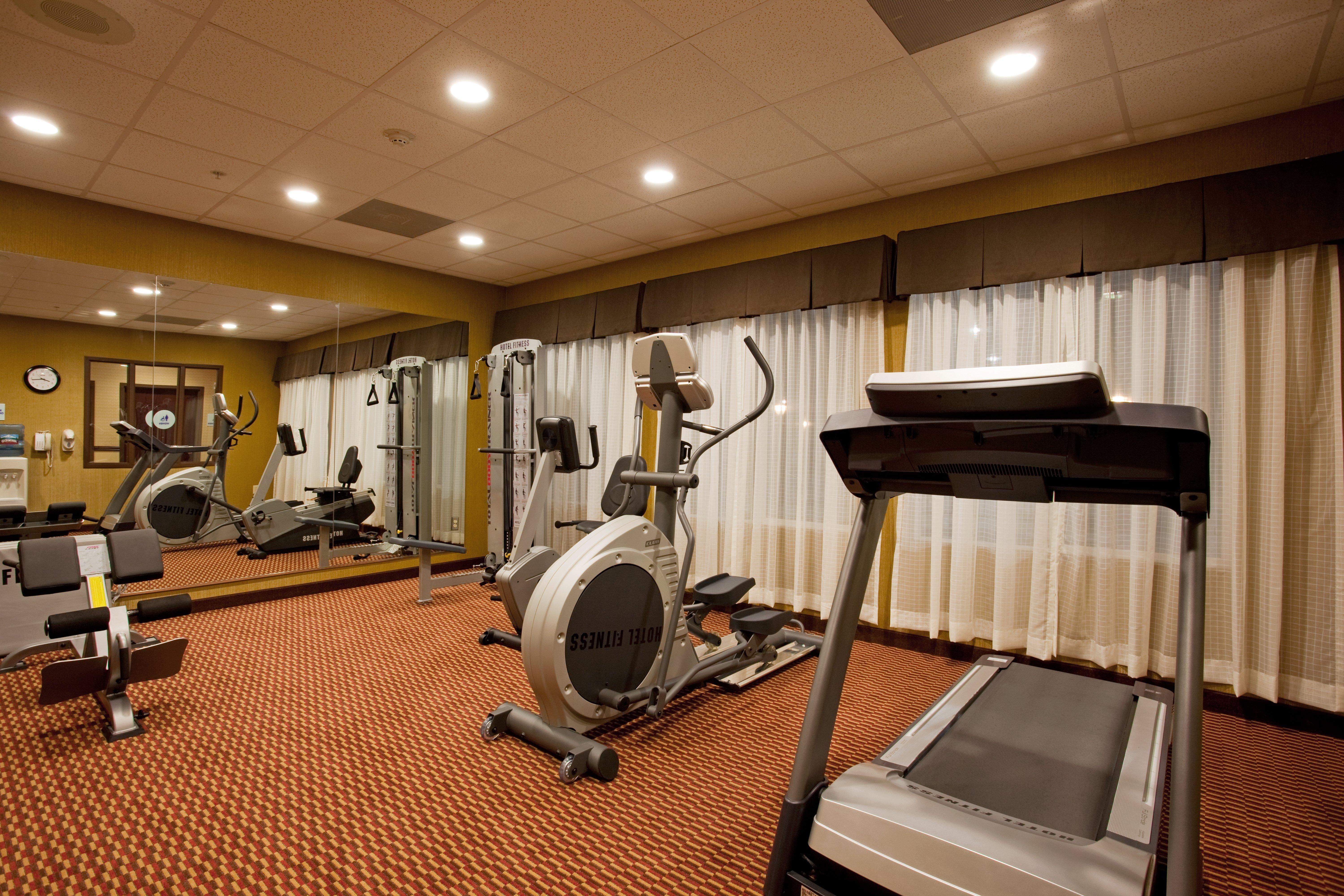 Express & Frazier Park By Ihg Hotel 2*