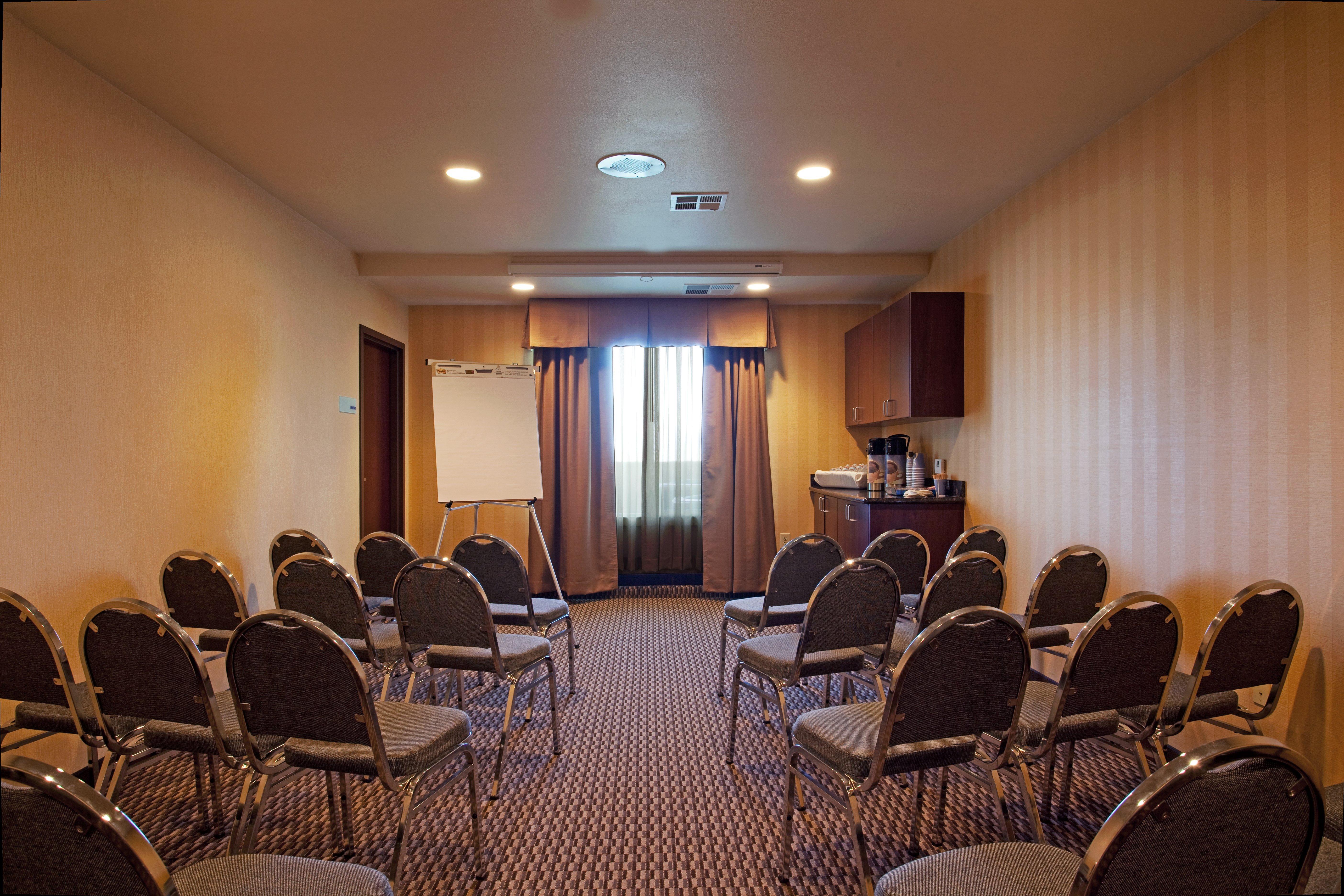 Hotel Express & Frazier Park By Ihg