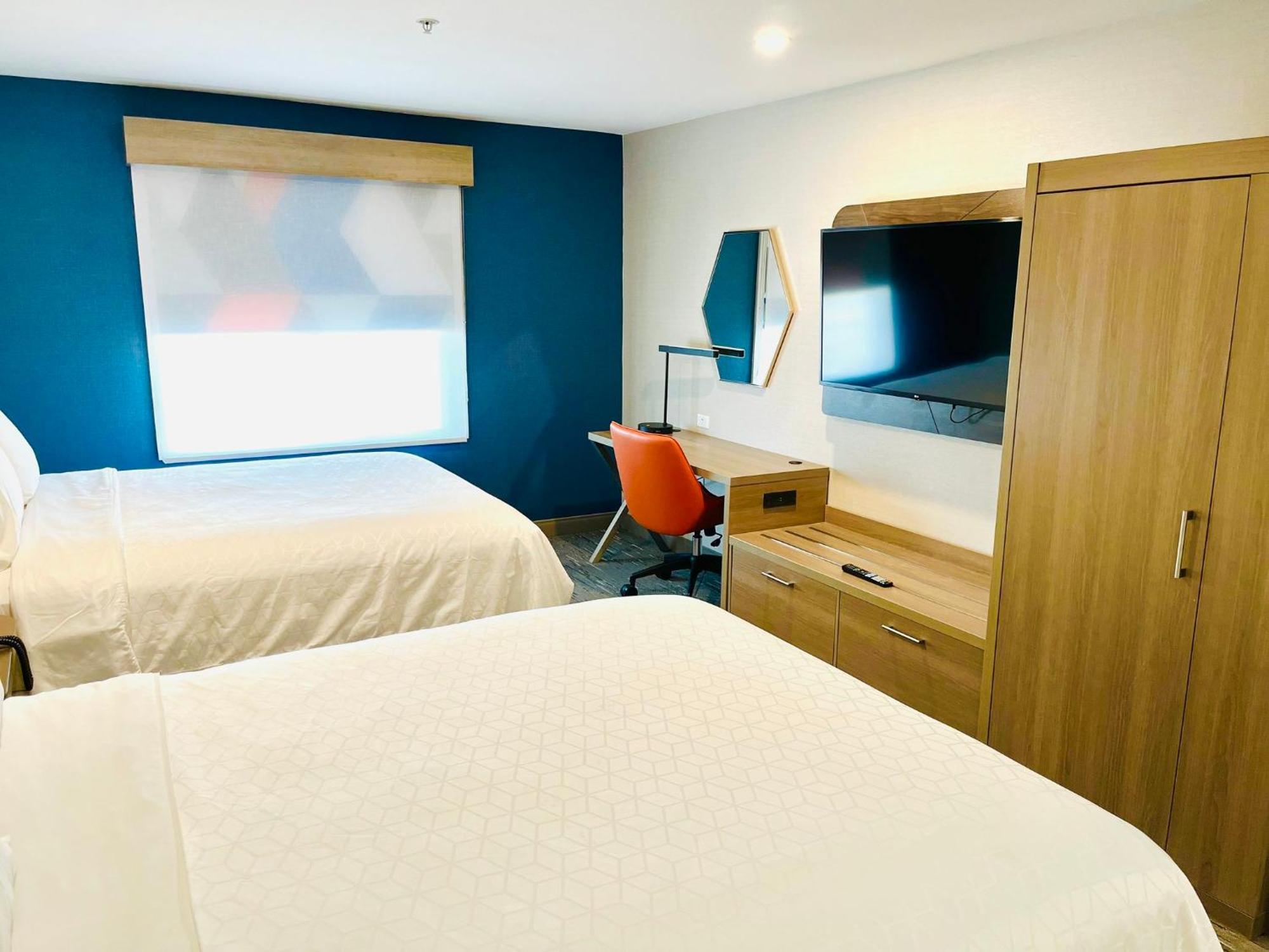Hotel Express & Frazier Park By Ihg 2*
