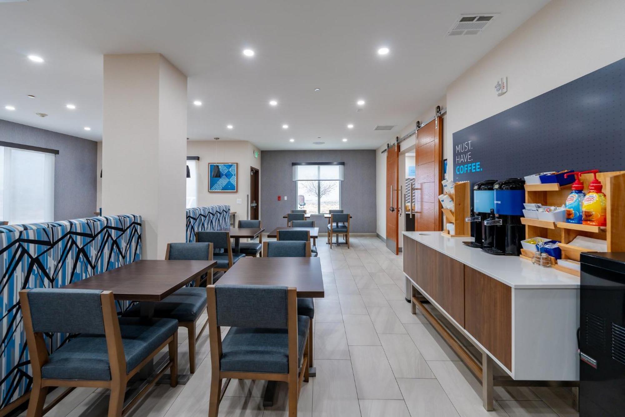 Hotel Express & Frazier Park By Ihg