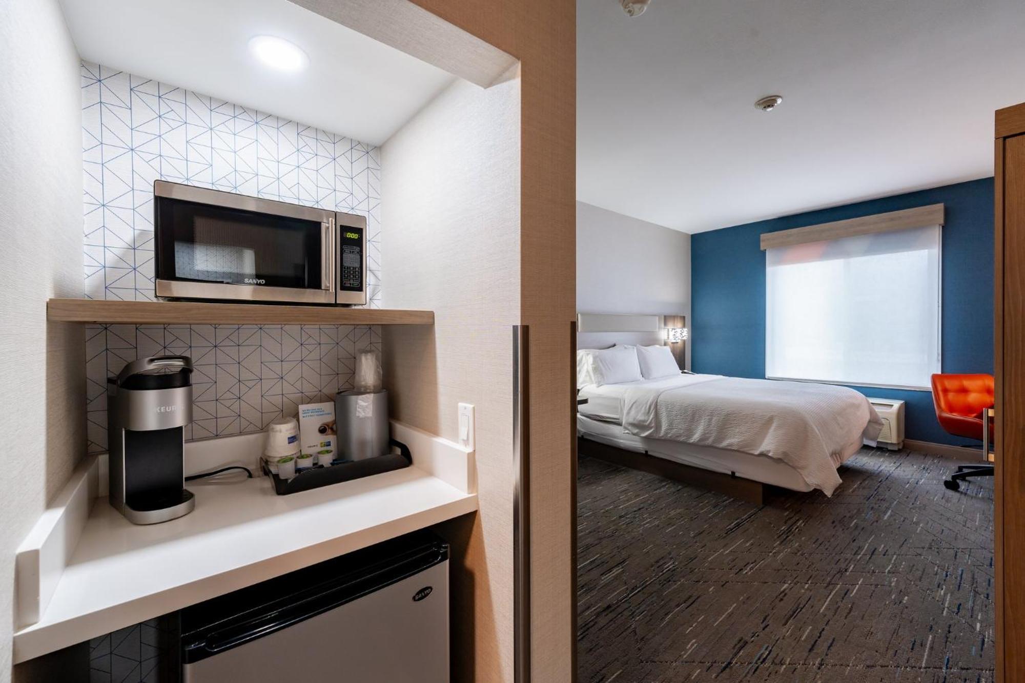 Hotel Express & Frazier Park By Ihg
